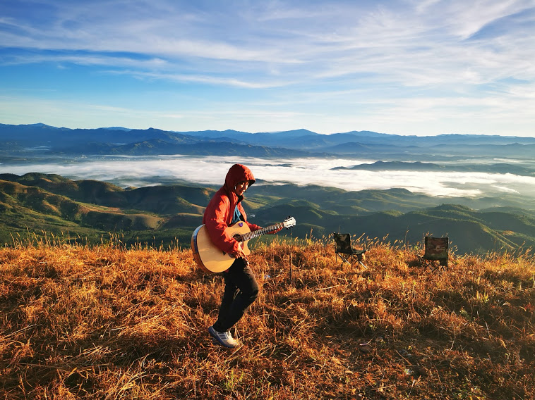 10 VẬT DỤNG KHÔNG THỂ THIẾU CHO MỘT CHUYẾN TREKKING AN TOÀN